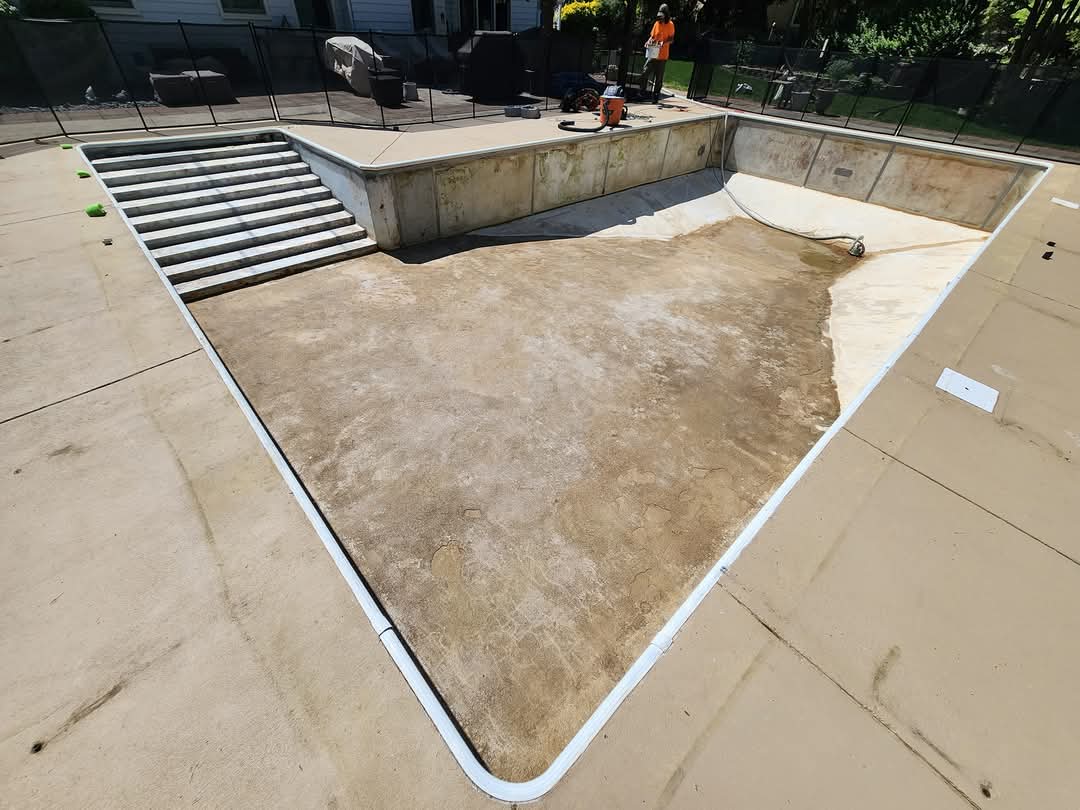 Before Pfisterer Pool